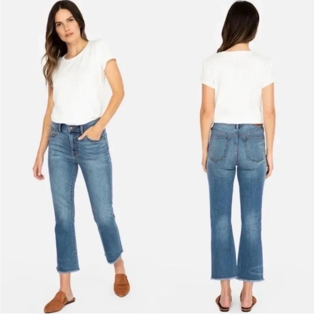 Johnny Was Cropped Fray Hem Baby Boot Denim Jeans Size 27